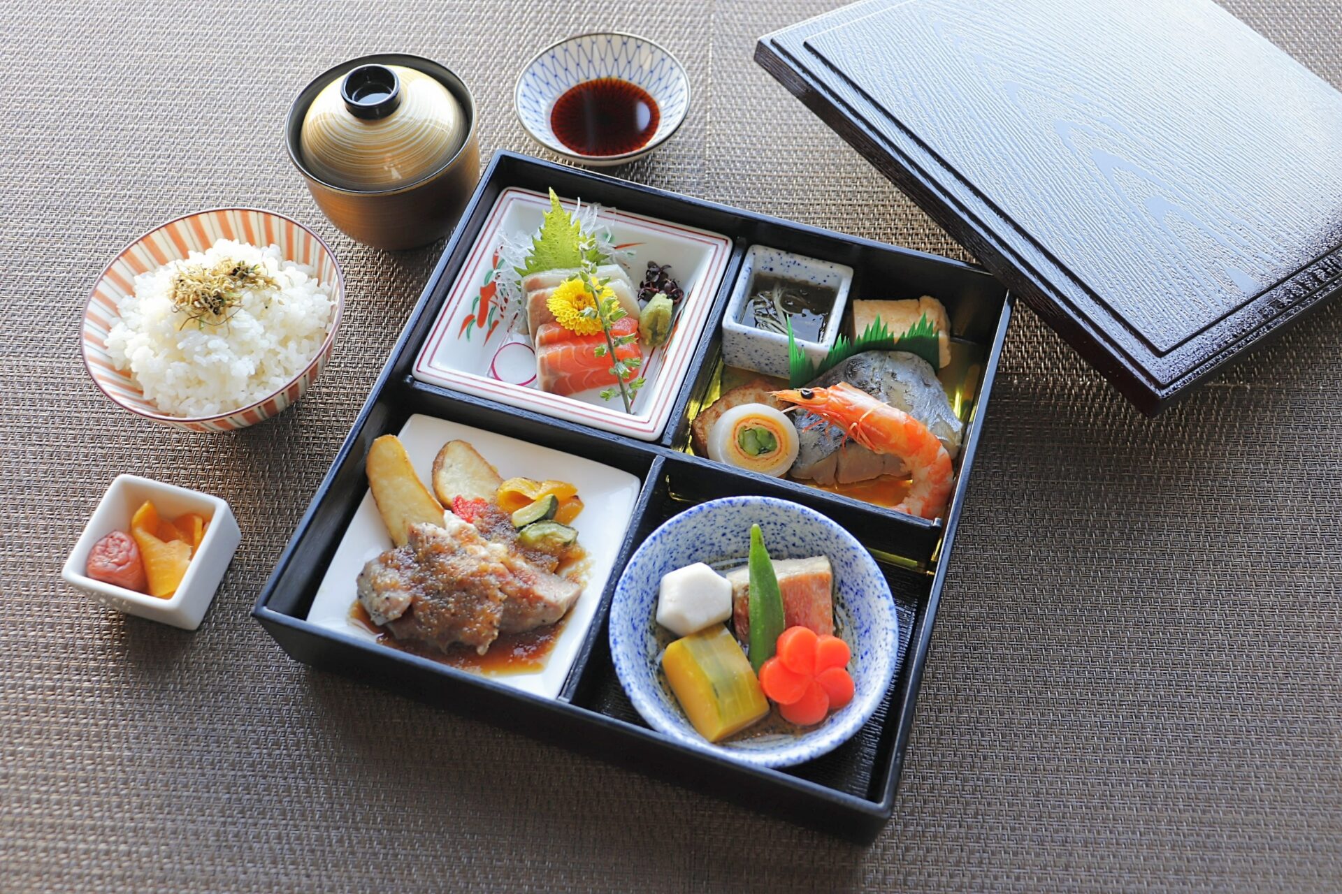 ホテル特製弁当（2,750円）