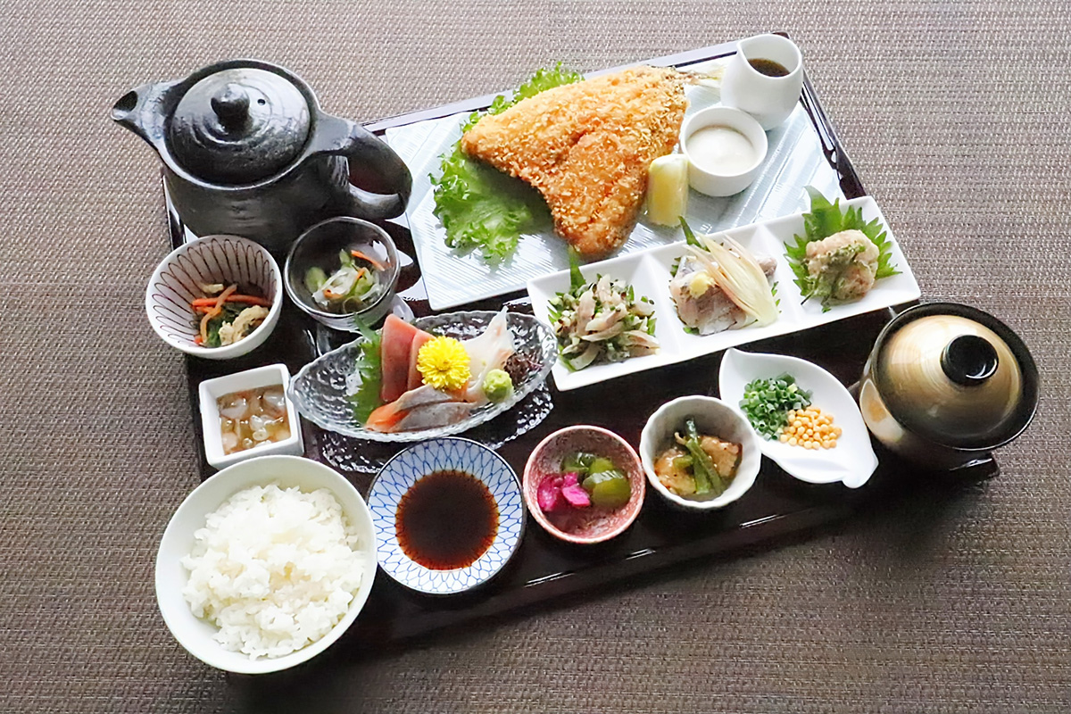 木更津魚市場直送メニュー ごちそう！鯵四味御膳